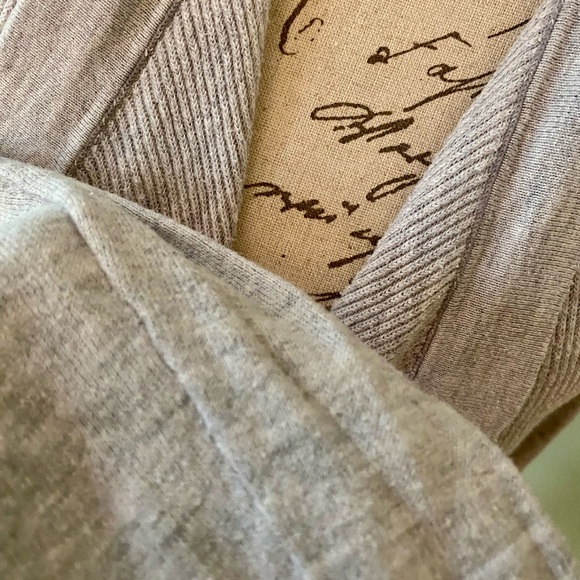 Women’s Elegant Banana Republic Drape Cardigan Size Small - Picture 4 of 7